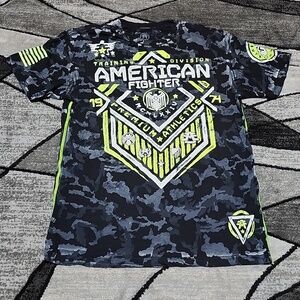 AMERICAN FIGHTER BUCKLE EXCLUSIVE NEON GREEN SILVER-SHINE CAMO CREW-NECK…